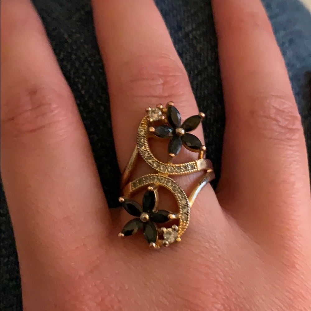 Black Flower Ring